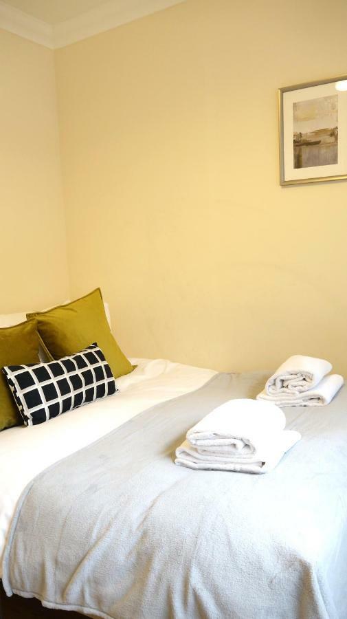 Privatunterkunft Heathrow Ensuite Rooms- Auto Check In *