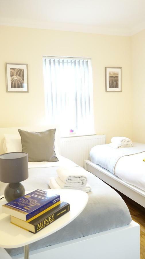 Heathrow Ensuite Rooms- Auto Check In Privatunterkunft