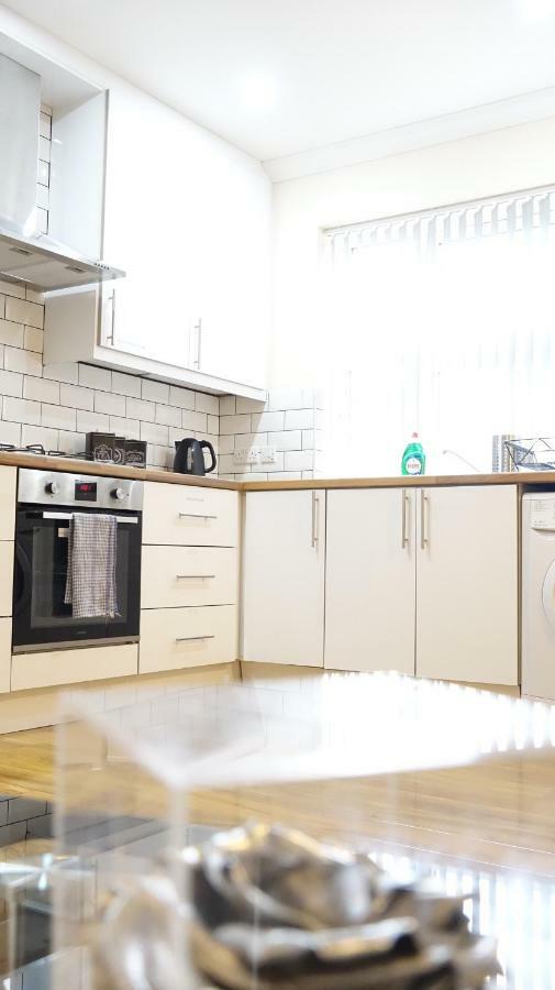 Privatunterkunft Heathrow Ensuite Rooms- Auto Check In *