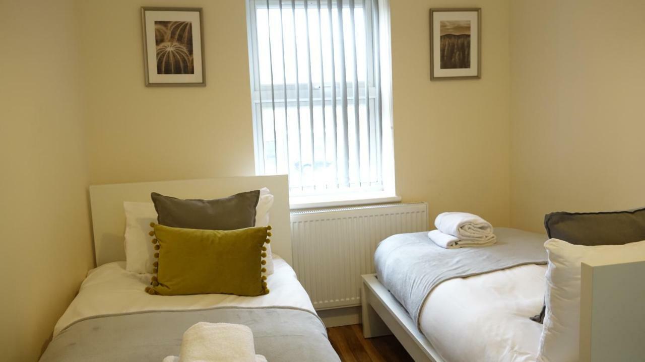 Heathrow Ensuite Rooms- Auto Check In Gazde/Camere de închiriat